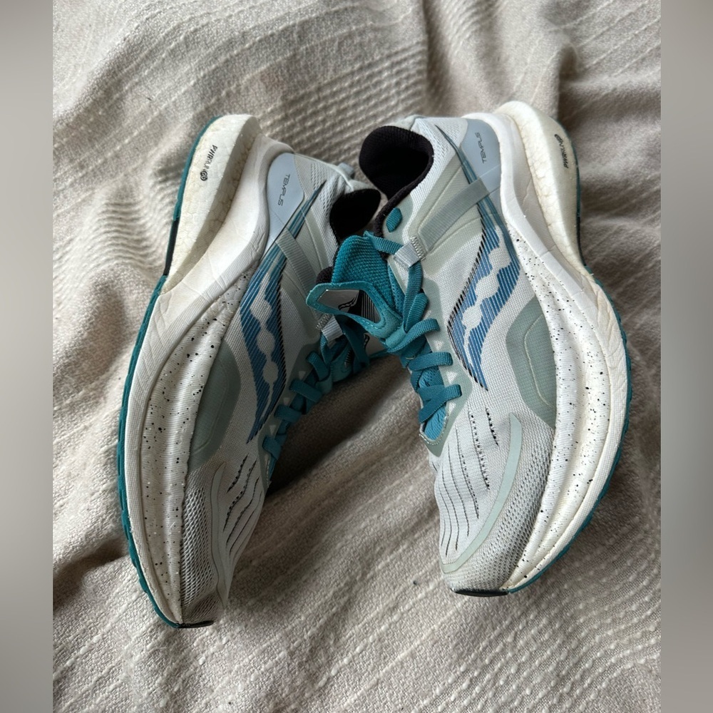 Saucony Women's Teal and Gray Athletic Shoes